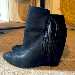 Charles David Black Suede/Leather Fringe Wedge Heel Booties. Size 8.5